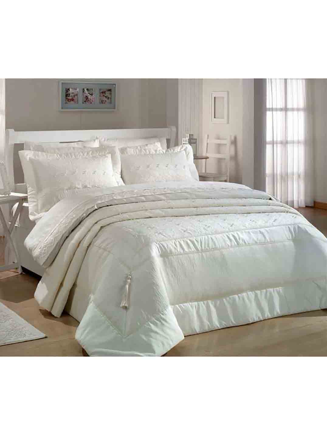 Pure Charming Bedspread Set