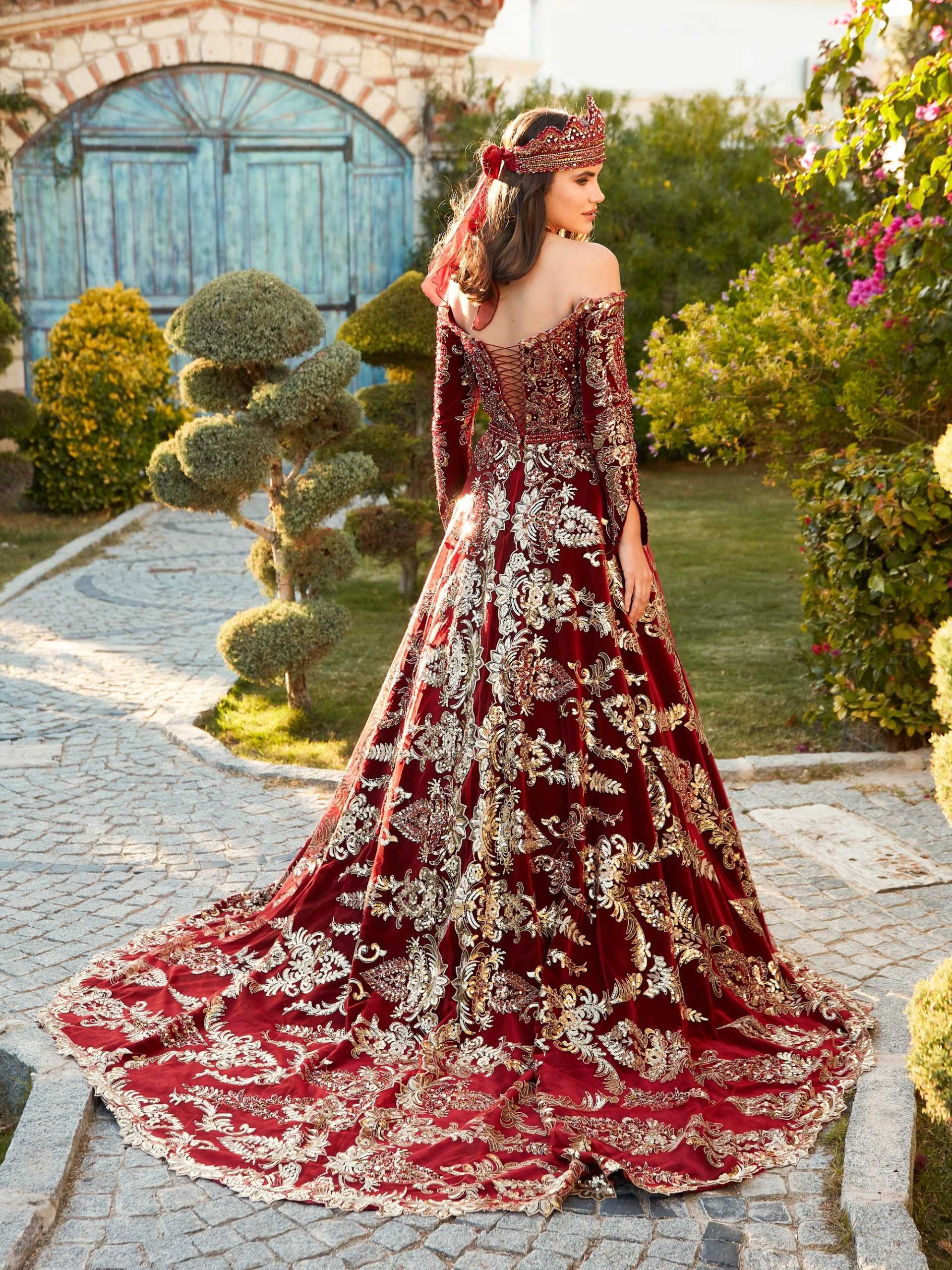 Elegant Lady Red Gold Sequin Long Tail Off Shoulder Party Dress 40 Elegant Lady Red Gold Sequin Long Tail Off Shoulder Party Dress 40