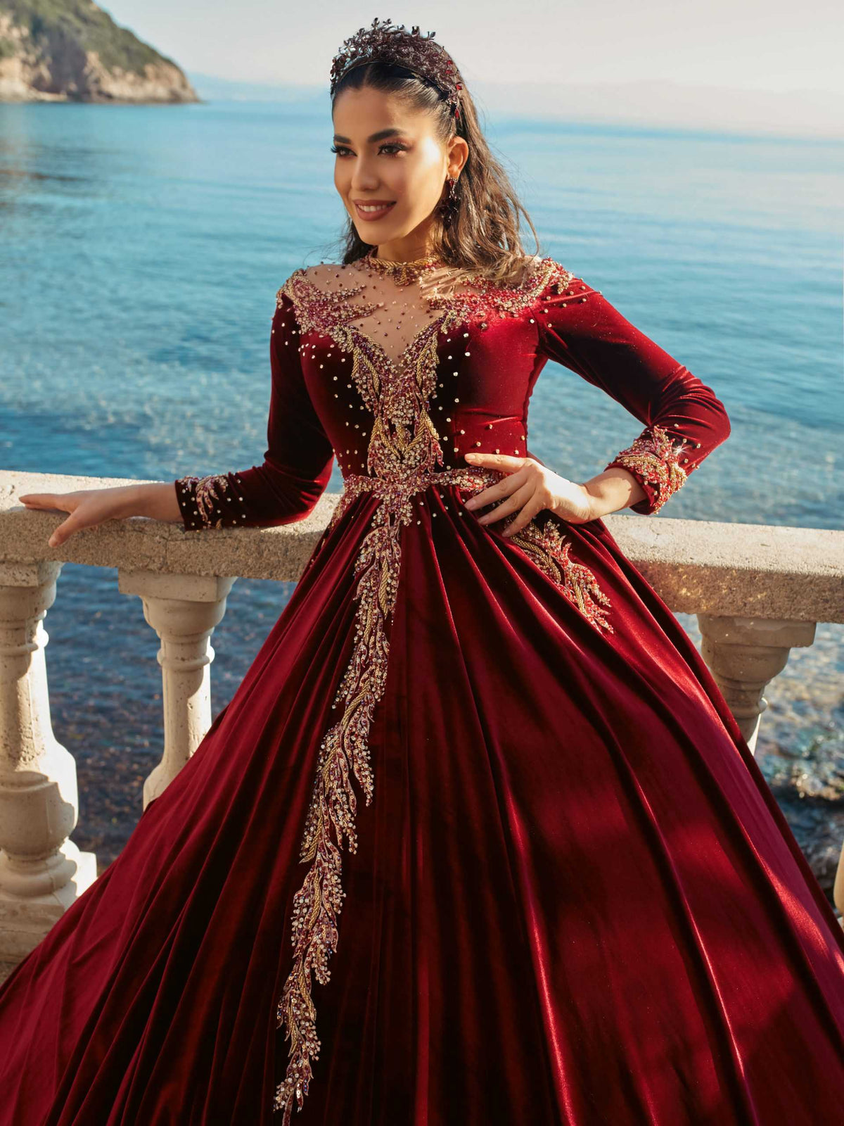 Chic Burgundy Long Gold Appliqued Beaded Prom Kaftan Gown