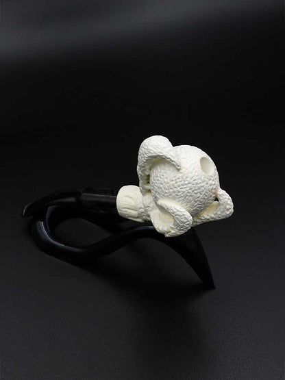 Eagle's Claw Pipe