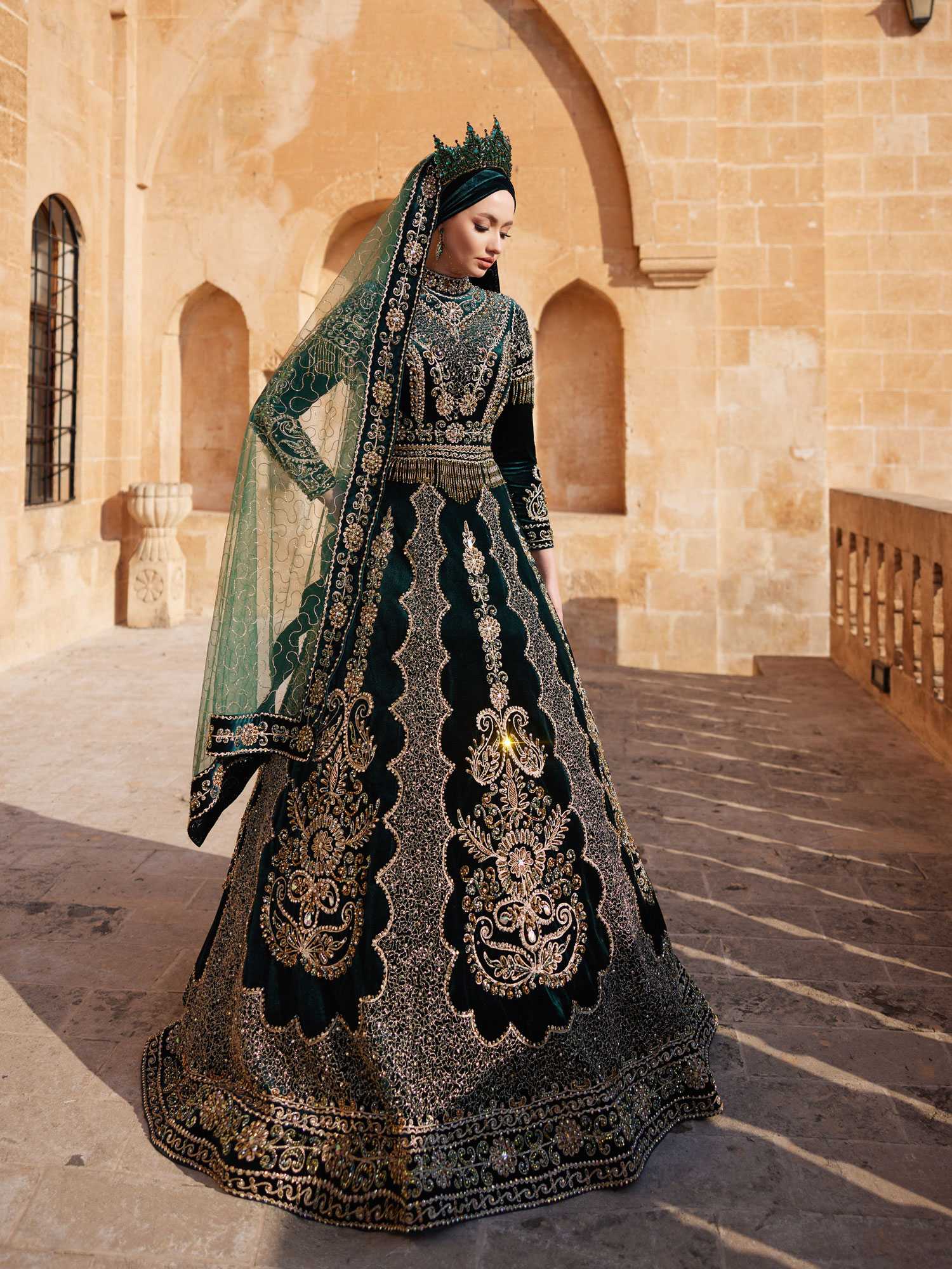 Beautiful Emerald Green Gold Beaded Long Tail Hijab Maxi Evening Kaftan Ball Gown 36 Beautiful Emerald Green Gold Beaded Long Tail Hijab Maxi Evening Kaftan Ball Gown 36