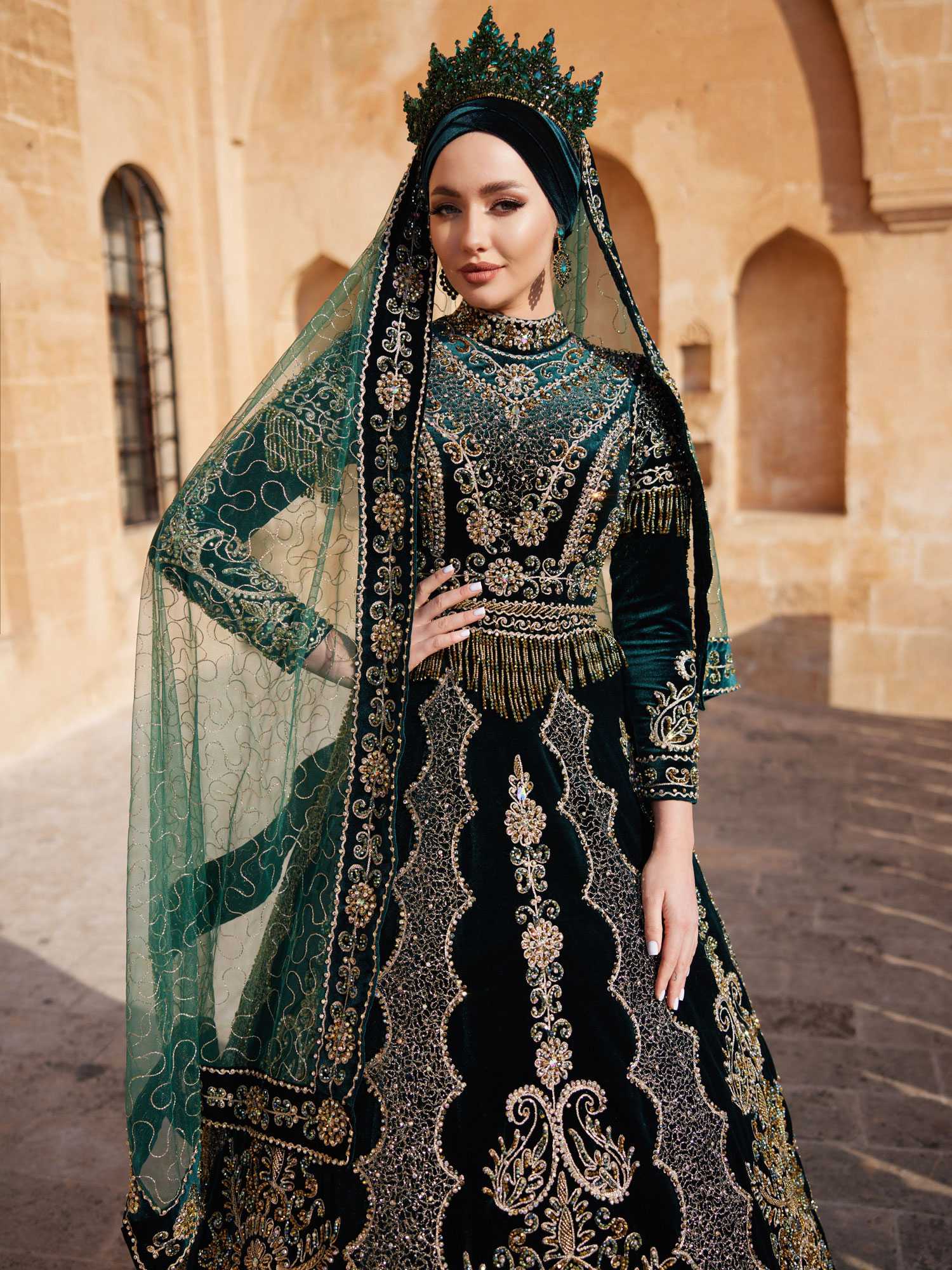 Beautiful Emerald Green Gold Beaded Long Tail Hijab Maxi Evening Kaftan Ball Gown 36 Beautiful Emerald Green Gold Beaded Long Tail Hijab Maxi Evening Kaftan Ball Gown 36