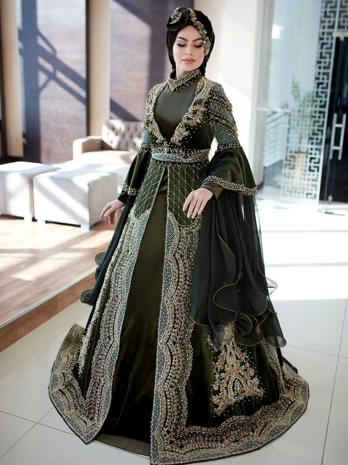 Luxury Velvet Sparkly Green Evening Dress With Long Sleeve